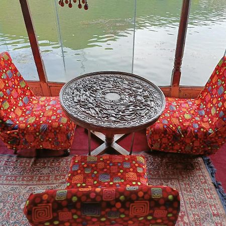 Hotel Island Srinagar  Bagian luar foto