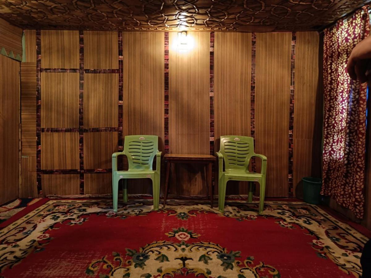 Hotel Island Srinagar  Bagian luar foto