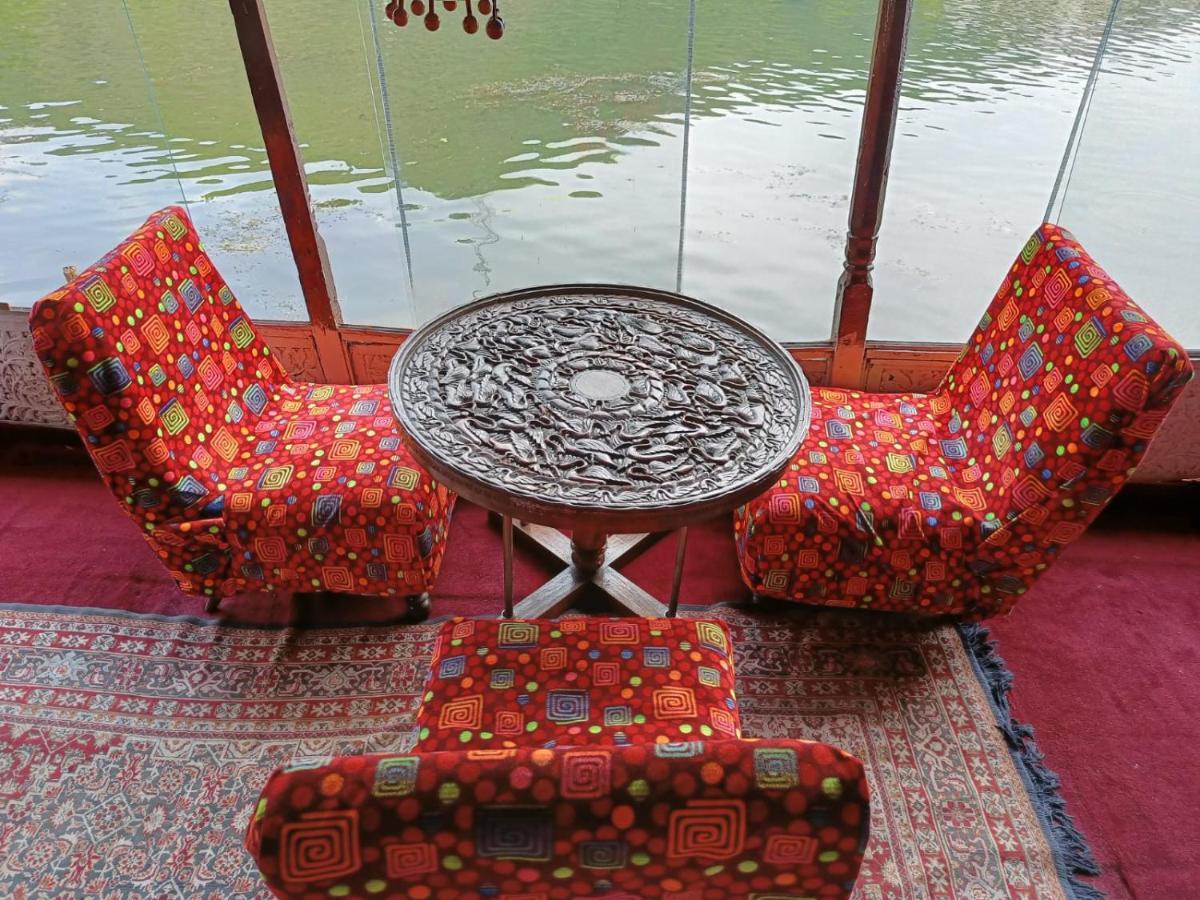 Hotel Island Srinagar  Bagian luar foto
