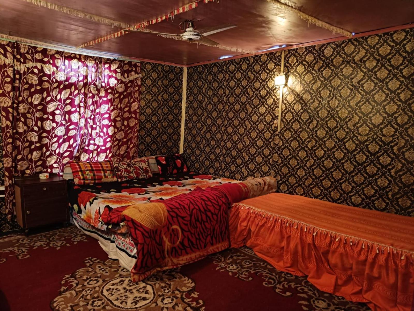 Hotel Island Srinagar  Bagian luar foto