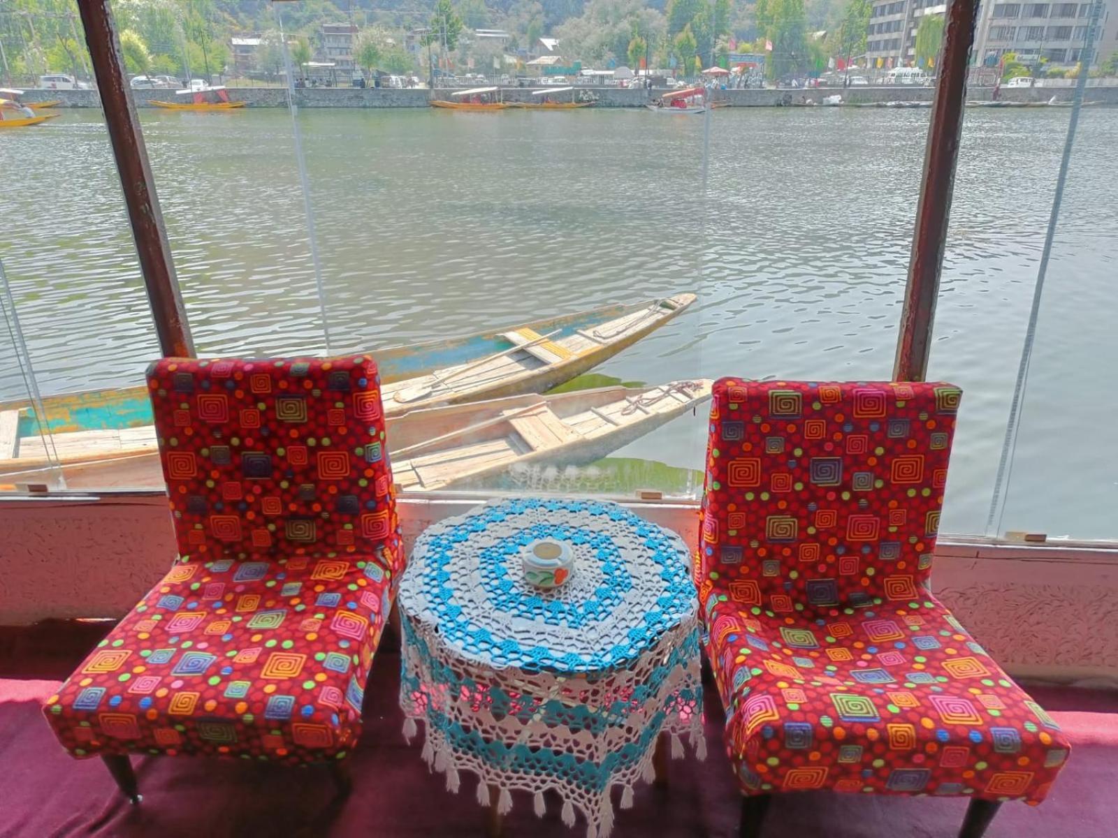 Hotel Island Srinagar  Bagian luar foto